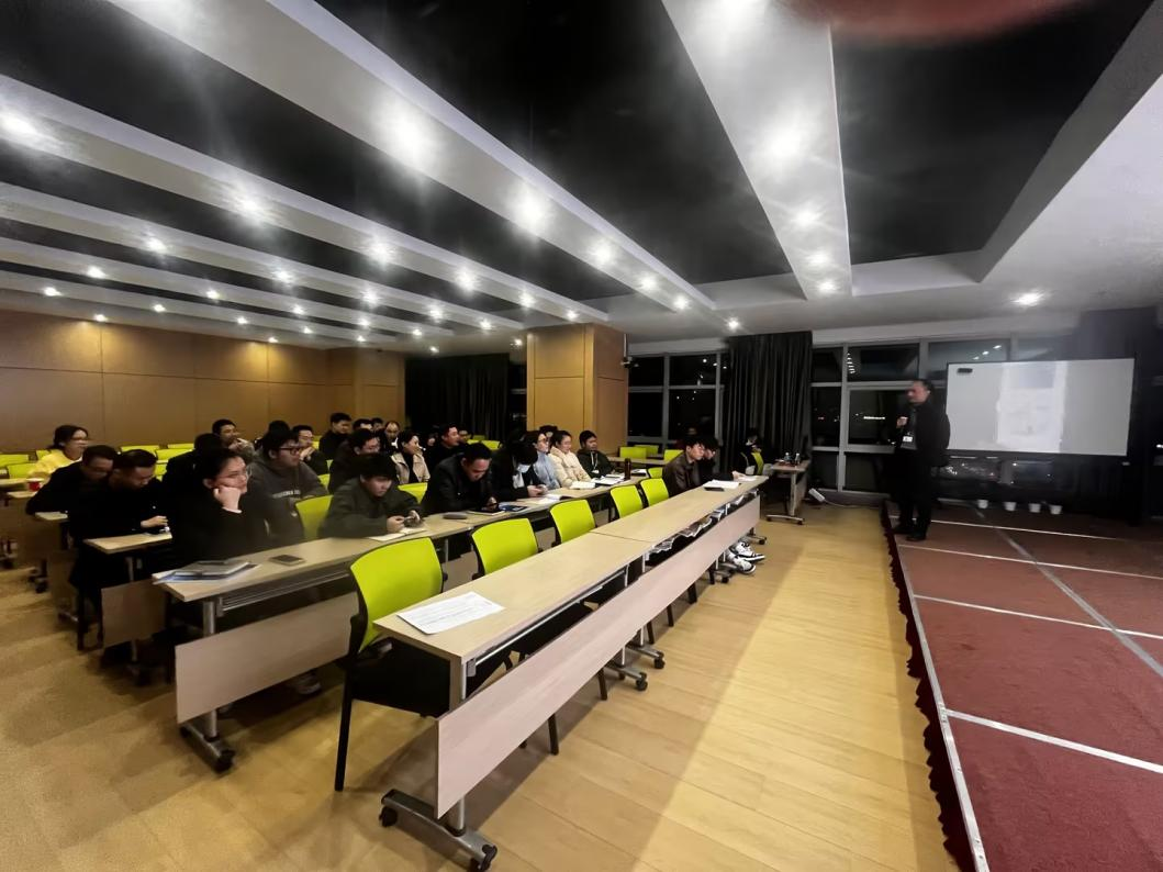 專注產品，深耕行業--公司專項培訓助力團隊專業提升